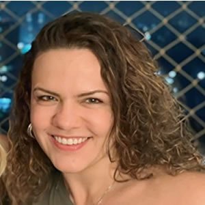 Camila Manfredini Ferreira